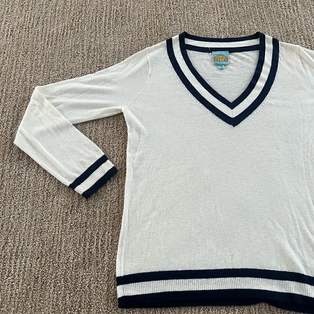 C&C California Cream and Navy Blue Vneck Sweater - Picture 3 of 6